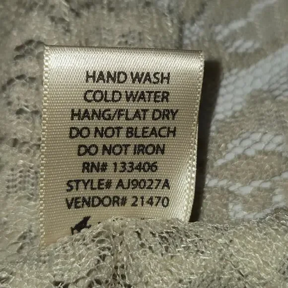 Daytrip Buckle Lace Flyaway Cardigan Large Cream Floral Sheer Open Front NWT - Picture 13 of 13